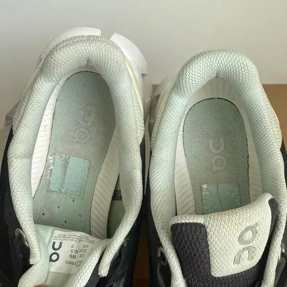 On Cloud Cloudflyer Black/Mint Green Women Running Sneakers- SZ 9 - Picture 8 of 13